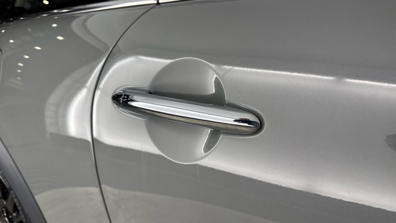 MINI Hatchback 1.5 Cooper Classic 3dr Auto Petrol Hatchback